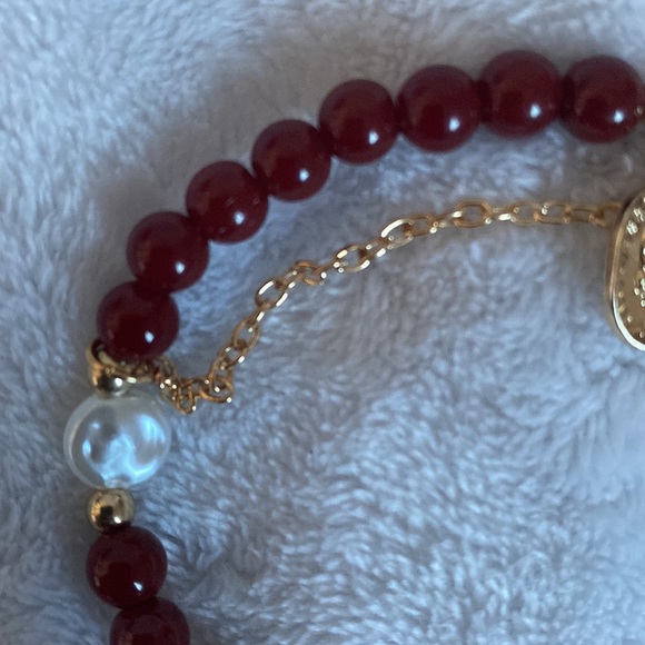 Burgundy and gold bracelet - Picture 2 of 3
